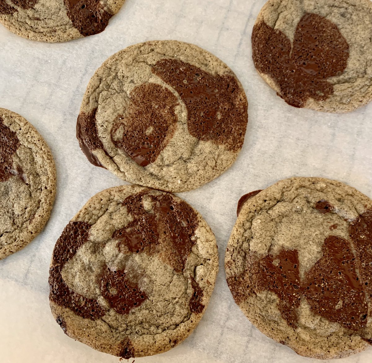APL_Janelle's tweet photo. I made these AMAZING buckwheat dark chocolate chip cookies from @bonappetit !
Did you know you can access Bon Apetit magazine from RB Digital with your @ArlingtonVALib library card?!
https://t.co/8HClJPzcon
#aplreads #arlingtonvalibrary https://t.co/xHNRazicDN