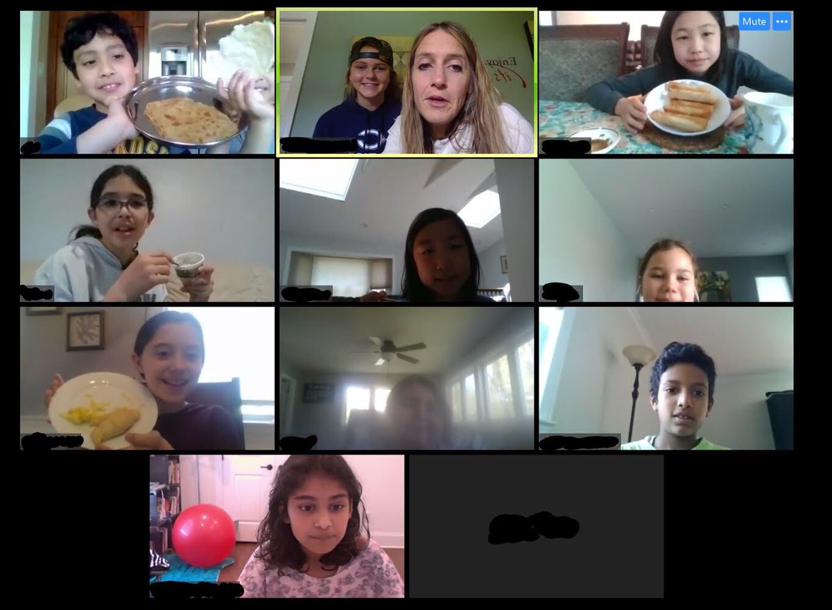 fro_mrs's tweet photo. Lunch with some of the kids today! Their lunches looked way better than mine! 🥯🥙 🍨🍪 #teamfro #lunchdates https://t.co/IKRsg0OjVT