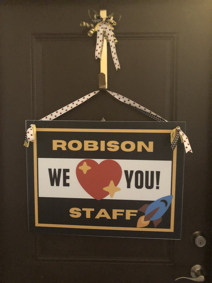 LaMleaders's tweet photo. From the fabulous admin of A. Robison Elementary! Thank you for the lovely surprises and for making your staff feel very much appreciated! #KindnessIsOurCompass #kinderlove #happyclassrooms #robisonES #CFISDspirit #TeacherAppreciationWeek2020 https://t.co/62uAQIh3Rj