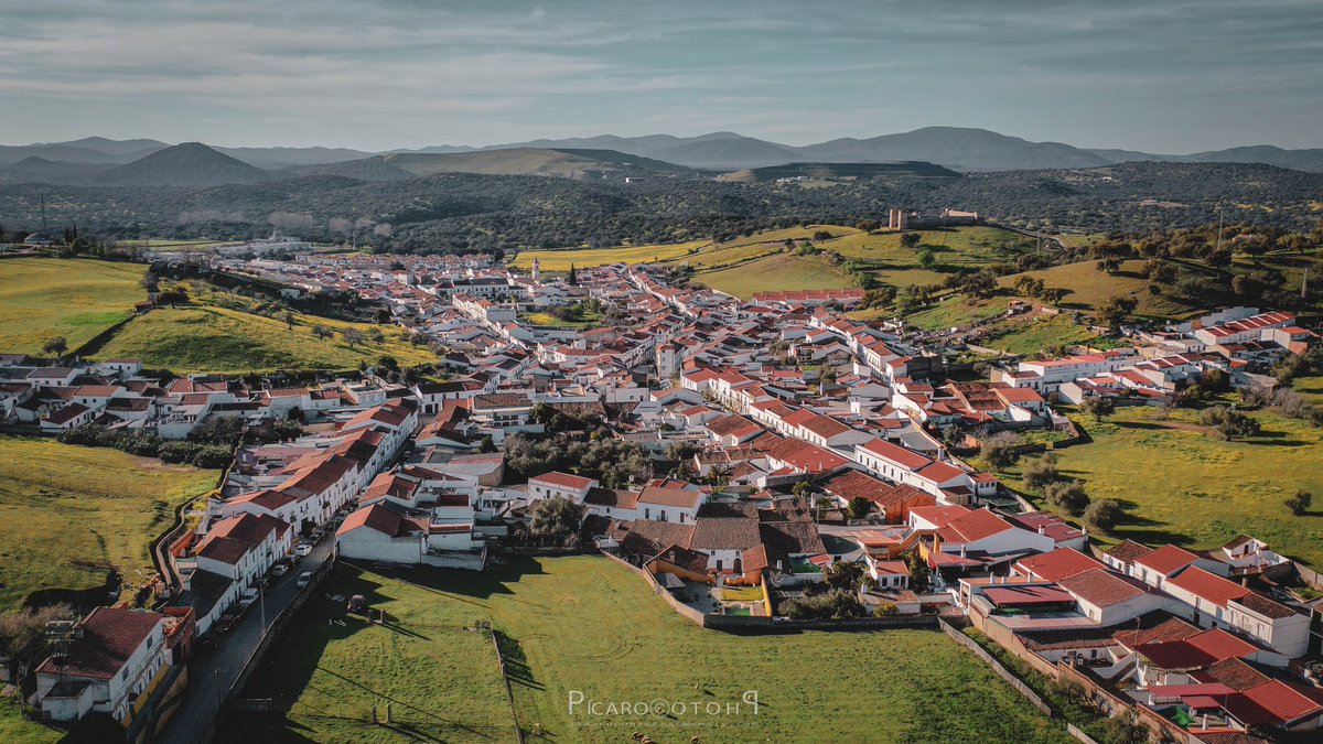 picarophoto's tweet photo. @Nachodm10 El real de la jara, 1400 habitantes aprox. ubicado en la Sierra Norte de Sevilla https://t.co/pA9gsyi3tE