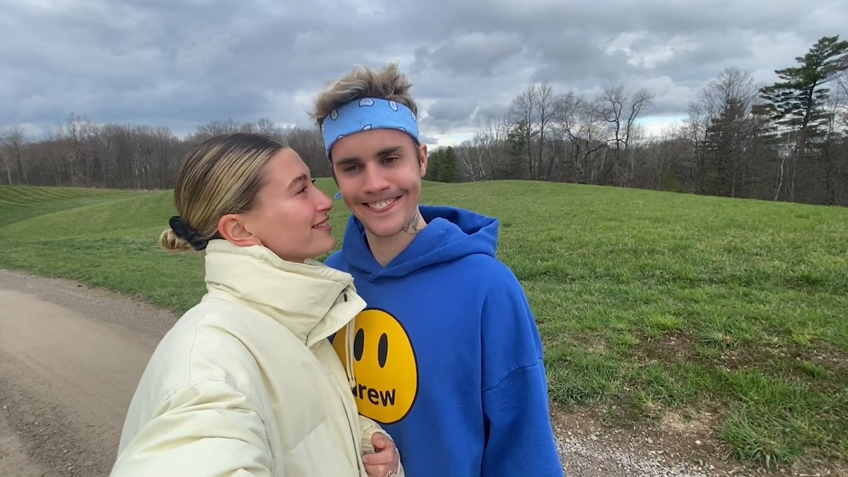 favoritebiebrs's tweet photo. TUDO PRA MIM #STUCKWITHU https://t.co/8yJ1VELOsW