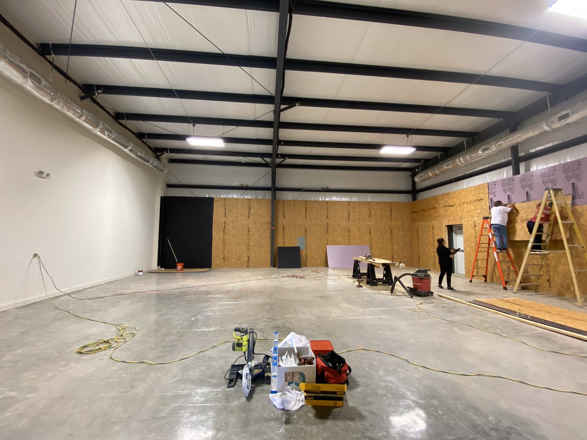 evolve_26's tweet image. Watch our studio, EVOLVE, until time to open! Keep updated with our social media! 

Like us on Facebook: Evolve 26 LLC

Follow our Instagram: @evolve.26 

Twitter: @evolve_26