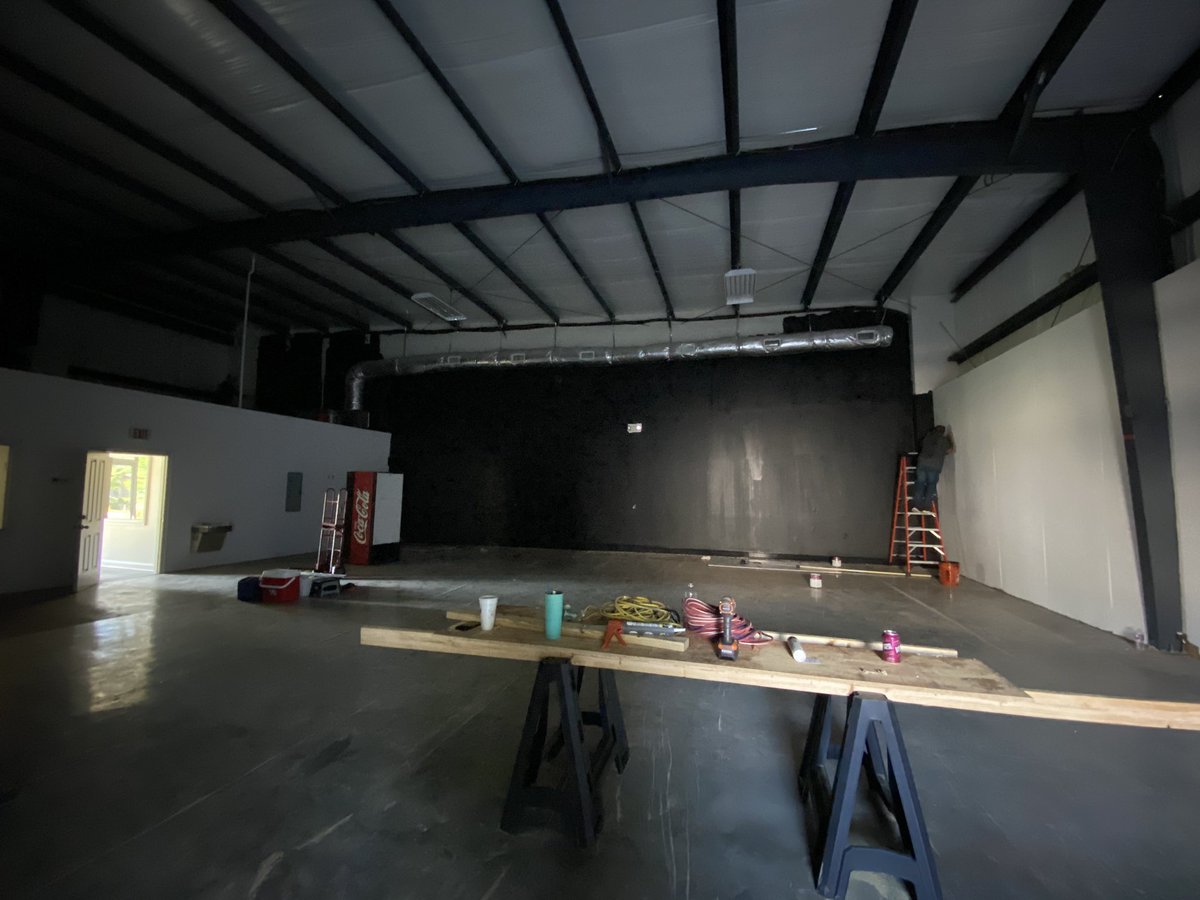 evolve_26's tweet image. Watch our studio, EVOLVE, until time to open! Keep updated with our social media! 

Like us on Facebook: Evolve 26 LLC

Follow our Instagram: @evolve.26 

Twitter: @evolve_26