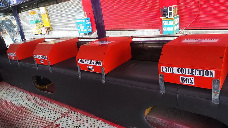 tribunephl's tweet photo. HONESTY JEEPNEY
To ensure physical distancing and minimal contact among passengers, a jeepney driver in Cagayan de Oro put up honesty boxes inside his vehicle. | 📷: Daryljane Magaway 

#ECQ #COVID_19PH #tribunecovid19watch #FilipinosTogether https://t.co/1zFk8idNHg