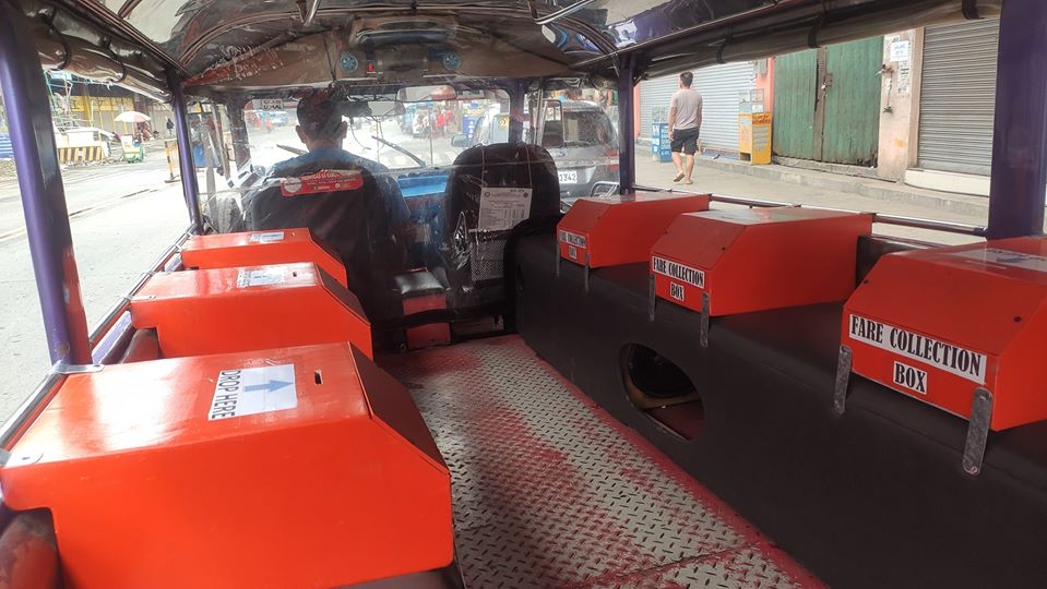 tribunephl's tweet photo. HONESTY JEEPNEY
To ensure physical distancing and minimal contact among passengers, a jeepney driver in Cagayan de Oro put up honesty boxes inside his vehicle. | 📷: Daryljane Magaway 

#ECQ #COVID_19PH #tribunecovid19watch #FilipinosTogether https://t.co/1zFk8idNHg