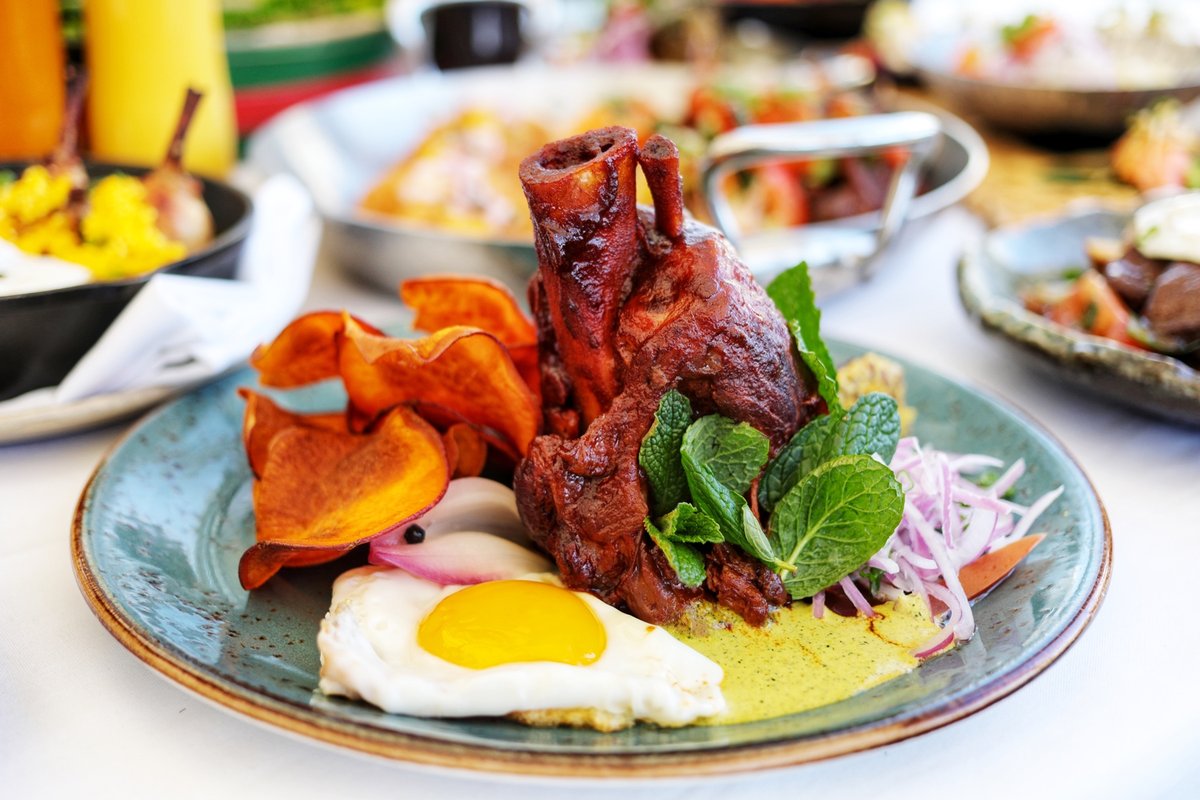 𝗗𝗶𝗮 𝗱𝗲 𝗹𝗮 𝗠𝗮𝗱𝗿𝗲 — order your Mother's Day feast by 8 pm, Friday, May 8. Customize the feast as a brunch or dinner celebration! Link in bio to order for pickup. 🇵🇪 #lamarsf #cebicheria #embarcadero