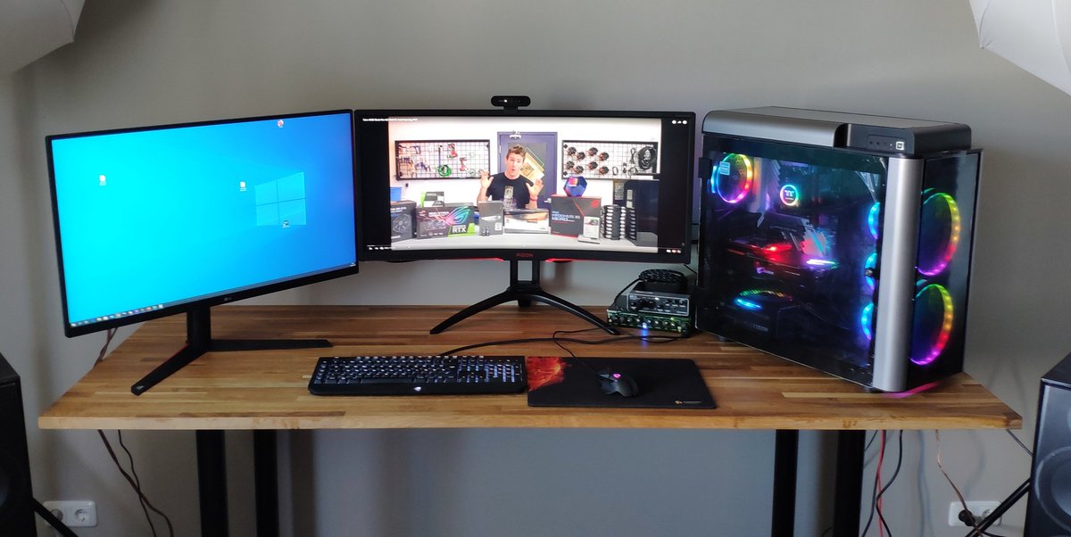 MSTheChosenOne's tweet photo. @AOC_Gaming Already got two Aoc Agon AG352UCG6 monitors on my desk... What could possibly be better? 😁 https://t.co/xE4DQQjkRb