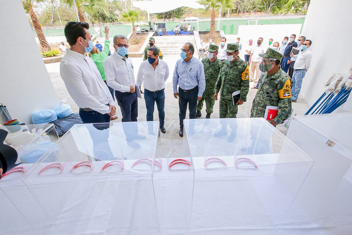 HectorAstudillo's tweet photo. Es de destacar la voluntad, ingenio, capacidad y habilidad de la juventud guerrerense interesada en innovar y contribuir en mejorar Guerrero. El @COCYTIEG continúa impulsando a la juventud que aporta su conocimiento para ayudar a combatir el contagio y la propagación del #COVID19 https://t.co/sETKF3Ajk4