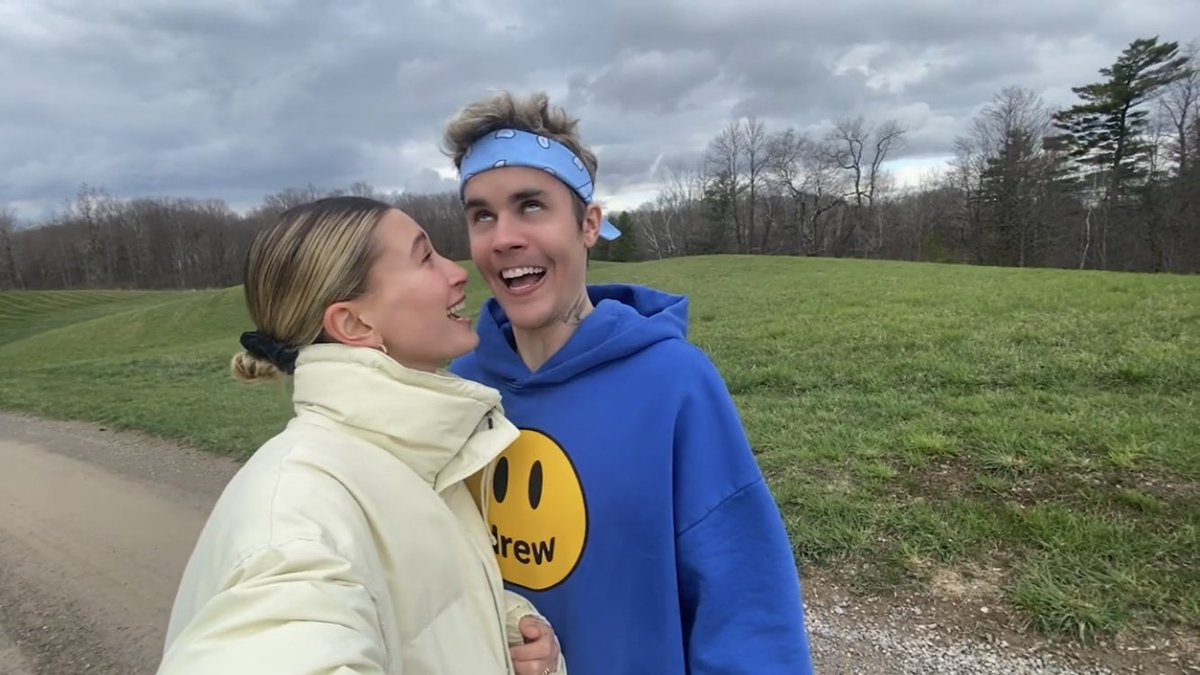 BizzleQueenB's tweet photo. Absolutely in love with this song and these cuties  🥰 
#STUCKWITHU https://t.co/uozY3WjZTj