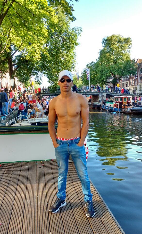 AtorJohnny's tweet photo. Eu loko de tudo, na Gay Pride da capital holandesa ๐ณ๐ฑ๐คช๐ฅ
IโคAMSTERDAM
#Amsterdam
#trowbackthursday
#Amsterdamgaypride
#Netherlands https://t.co/J6UXG1MAQm