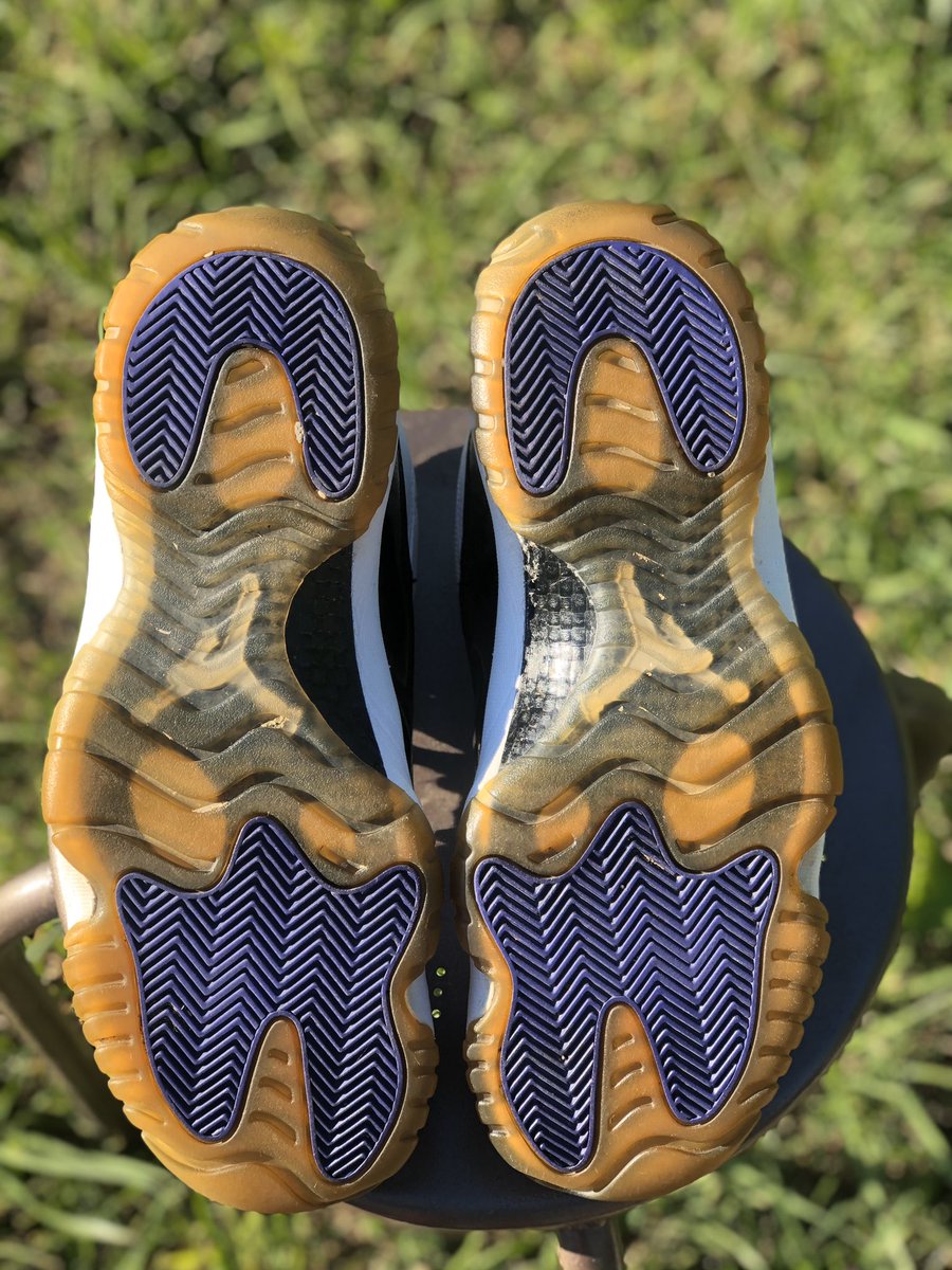 TwionCustoms's tweet photo. 2011release -2020 Almost 10 Years Of Yellowing 😱🥶SWIPE OVER 👀
#charlotte #deoxidizedsoles https://t.co/Xtz10Xr7B9