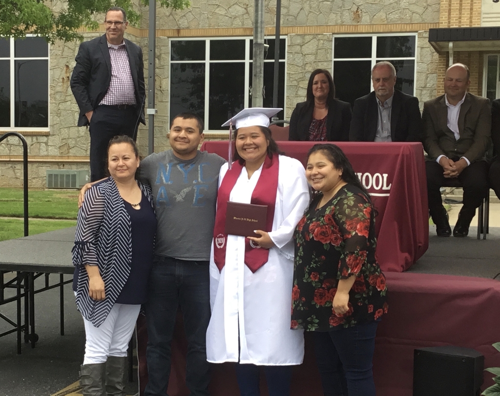 wheatonbulldogs's tweet photo. More photos from 🎓 today. #2020Seniors: Ariana, Nene, Sarah & Leanna. So proud of each of our graduates! #WHSDogs https://t.co/9zKh99g4Vq