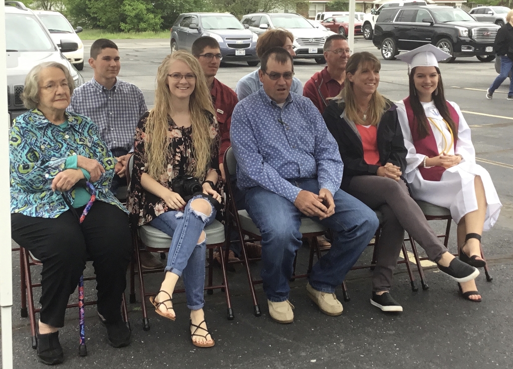 wheatonbulldogs's tweet photo. More photos from 🎓 today. #2020Seniors: Ariana, Nene, Sarah & Leanna. So proud of each of our graduates! #WHSDogs https://t.co/9zKh99g4Vq