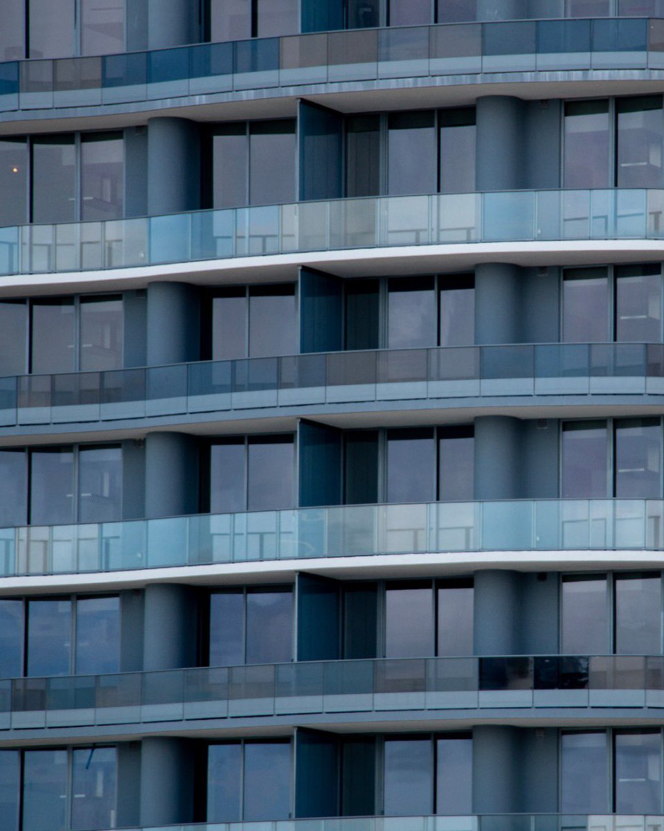 TecnoglassSA's tweet photo. Brickell Flatiron ubicado en Miami, Florida incorpora nuestro vidrio laminado TG N70/38 de baja emisividad en gris, que ofrece maxima claridad y beneficios de ahorro energético. #ElPoderDeLaCalidad #CMCGroup #RevueltaArchitecture  #NuestraVitrinaDeProyectos https://t.co/wOFAmUy21e
