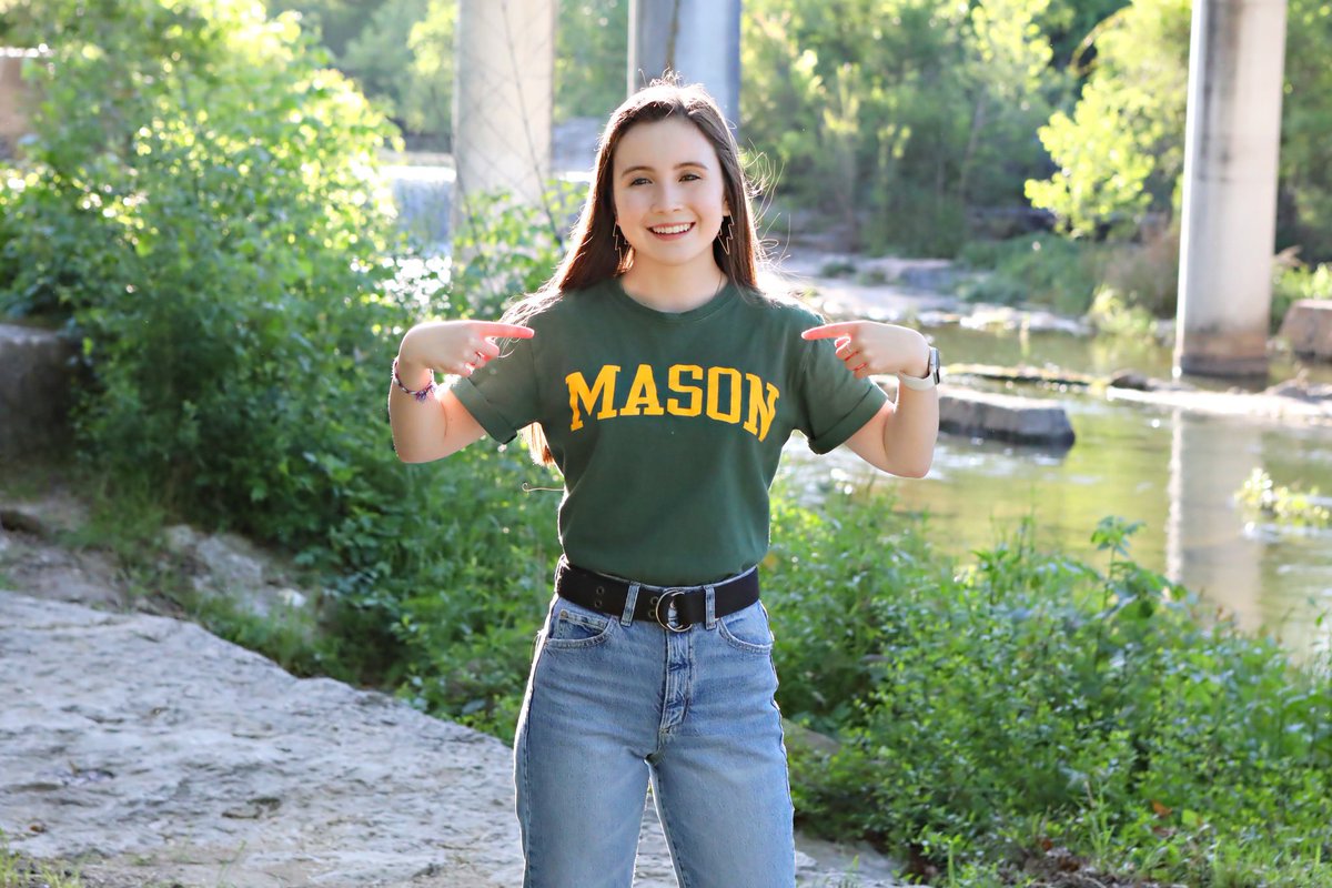 rrdragondebate's tweet photo. Our next senior is Emma Lopez!! Emma is going to George Mason University to major in Government &amp; International Politics with a minor in Legal Studies this fall. She has competed in domestic extemp! Congrats Emma!! https://t.co/Z0WFnbRQdH