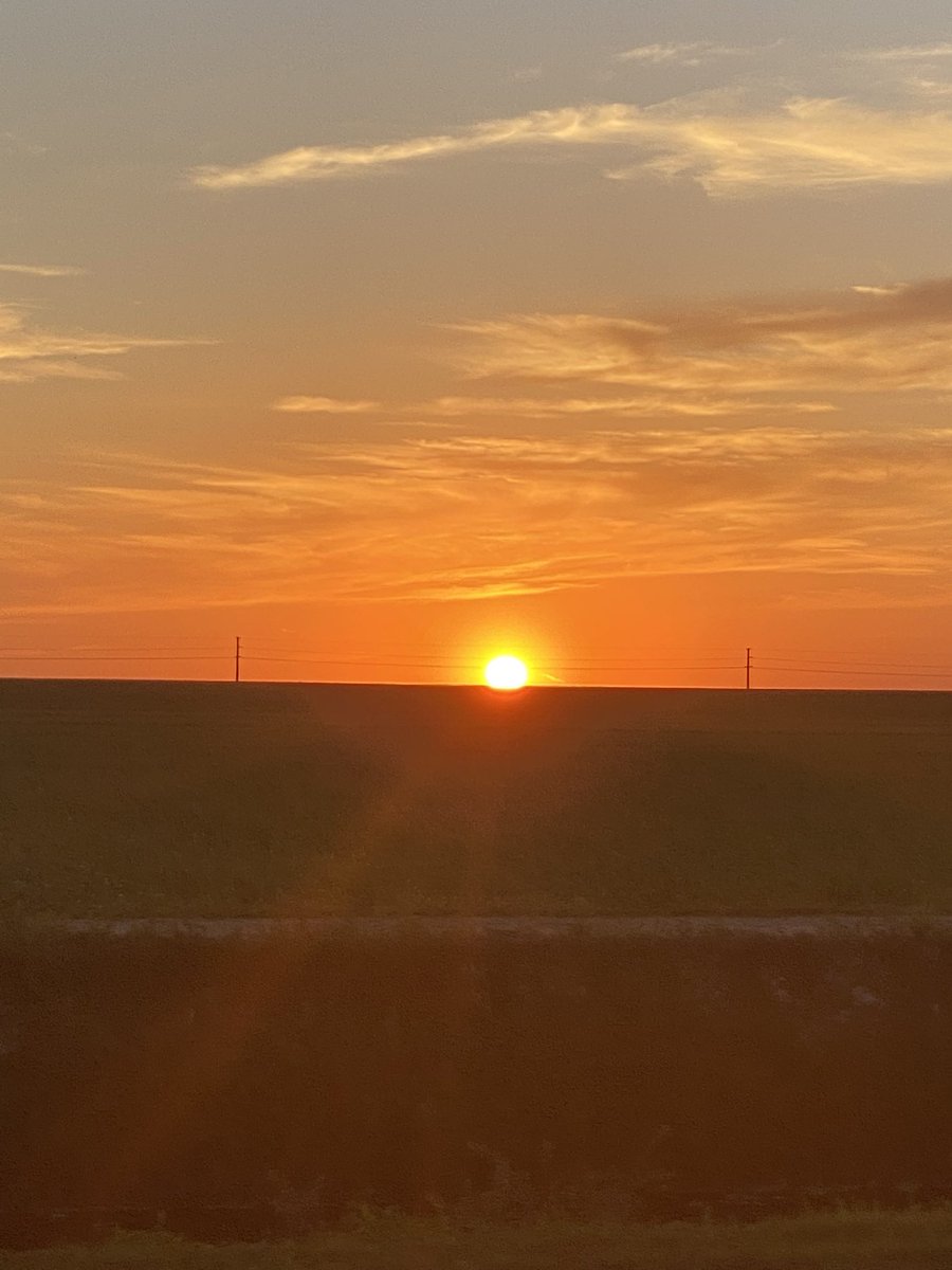 jaysflo1's tweet photo. Goodnight Sun https://t.co/gFSfAuVseP