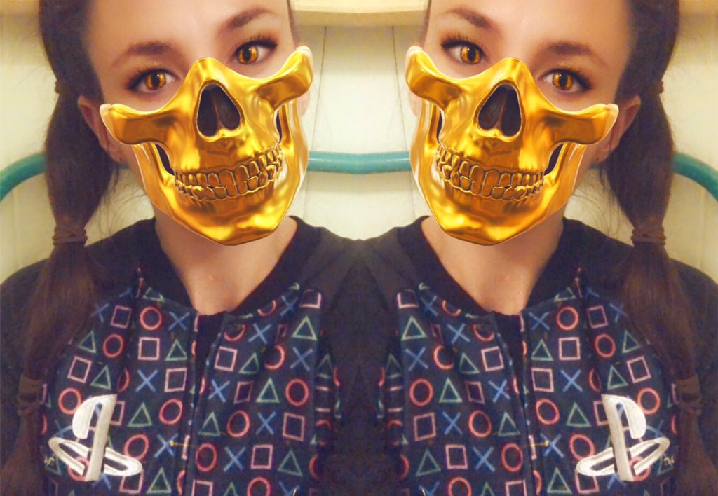 Delicateskink's tweet photo. Who wore it better, me or Sam?💀
/Death Stranding
.
#samporterbridges #deathstranding #konami #KojimaProductions #HideoKojima #gaming #gamer #gamergirl #girlgamer #Delicateskink #ps4 https://t.co/Z33p4gIkcw