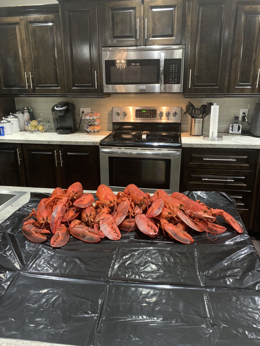 synardsam's tweet image. My first NL lobster meal of the 2020 season. Lets make a special effort to support the NL fisher people in 2020. Plus it taste great and is healthy.