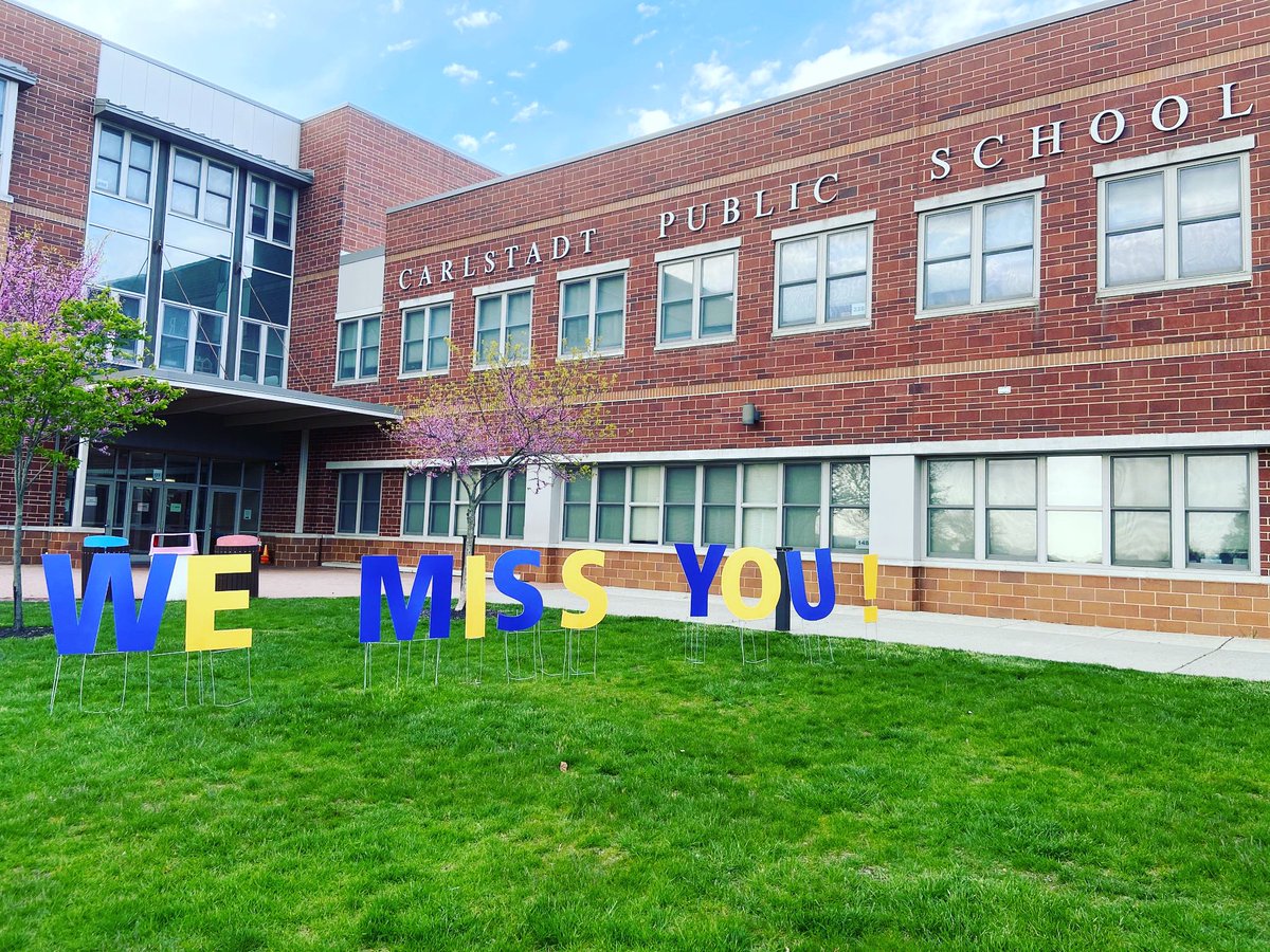 ClassEvans's tweet photo. We miss you staff and students! 💙💛💙💛💙 #carlstadtrocks #carlstadtstrong https://t.co/7p3Xb24nHr