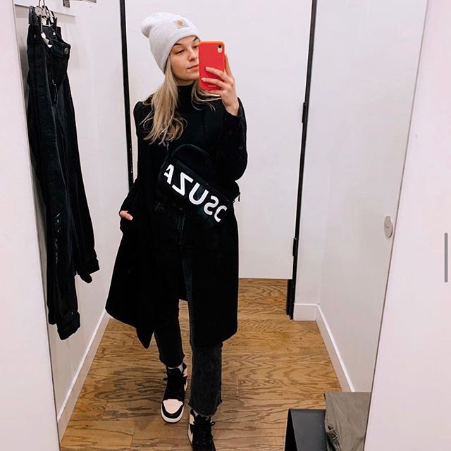 OSUZAofficial's tweet photo. emilywirtz reppin the brand.
.
.
.
.
#Carryyourcraft #osuza #brooklyn #goldcoast #backpack #bag #fashion #pouch #fannypack #accessories #pouches #pouchbag https://t.co/cSa4ztzzyO
