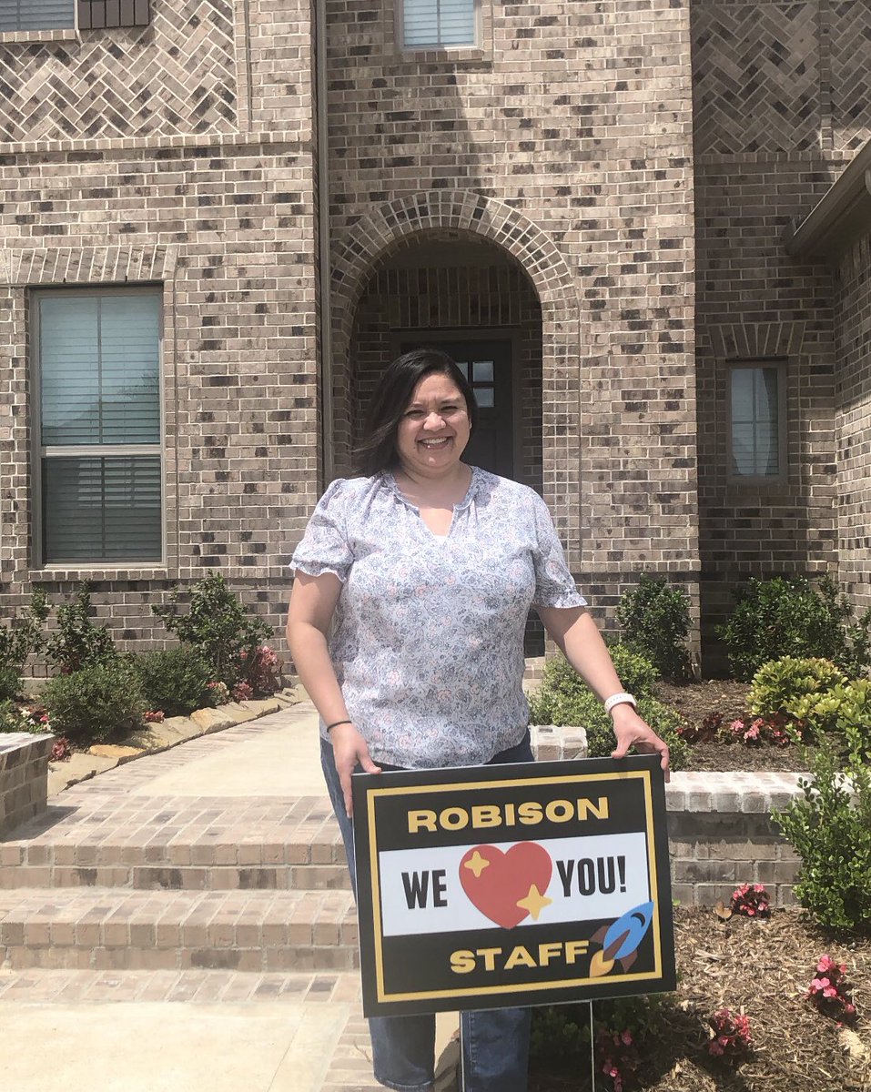 LemosSLP's tweet photo. Special delivery to my house today by @RoshundaKnight! ❤️ Thankful for the best A-Team, staff, students and parents @RobisonES. Can’t wait until we are all back together again! ❤️ @CyFairISD #kindnessisourcompass #cyfairslp https://t.co/QiR0WtQGqp