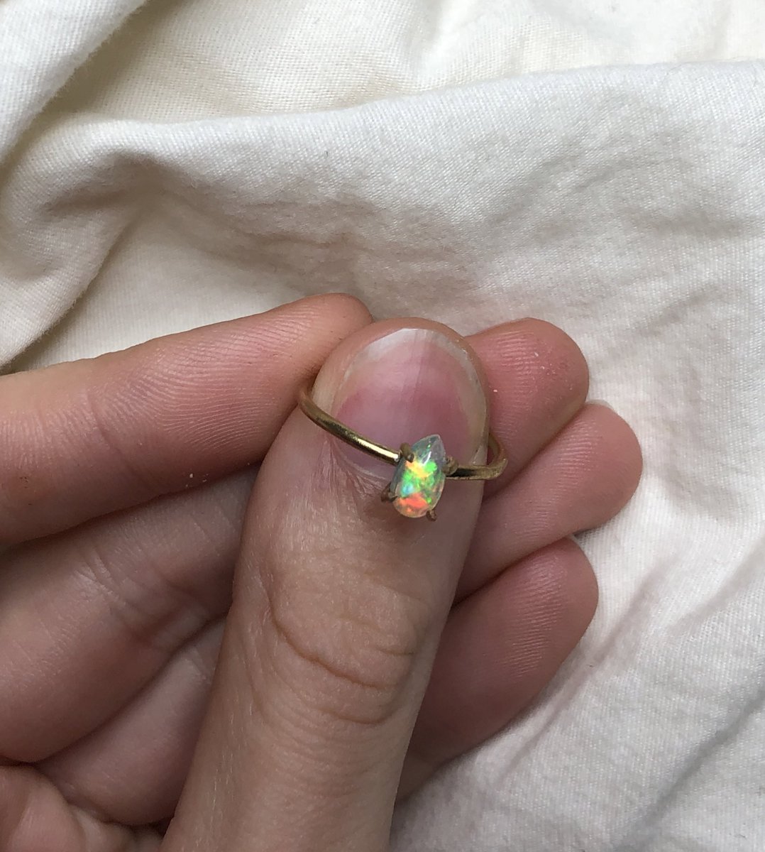 kianascrystals's tweet photo. 💫quick appreciation giveaway💫

one winner will receive an opal ring in their size and a small selenite tower!

to enter: follow, like, and retweet

tag friends! each tag = 1 extra entry

ends in 24 hours! good luck❤️ https://t.co/w86kC9QFDM