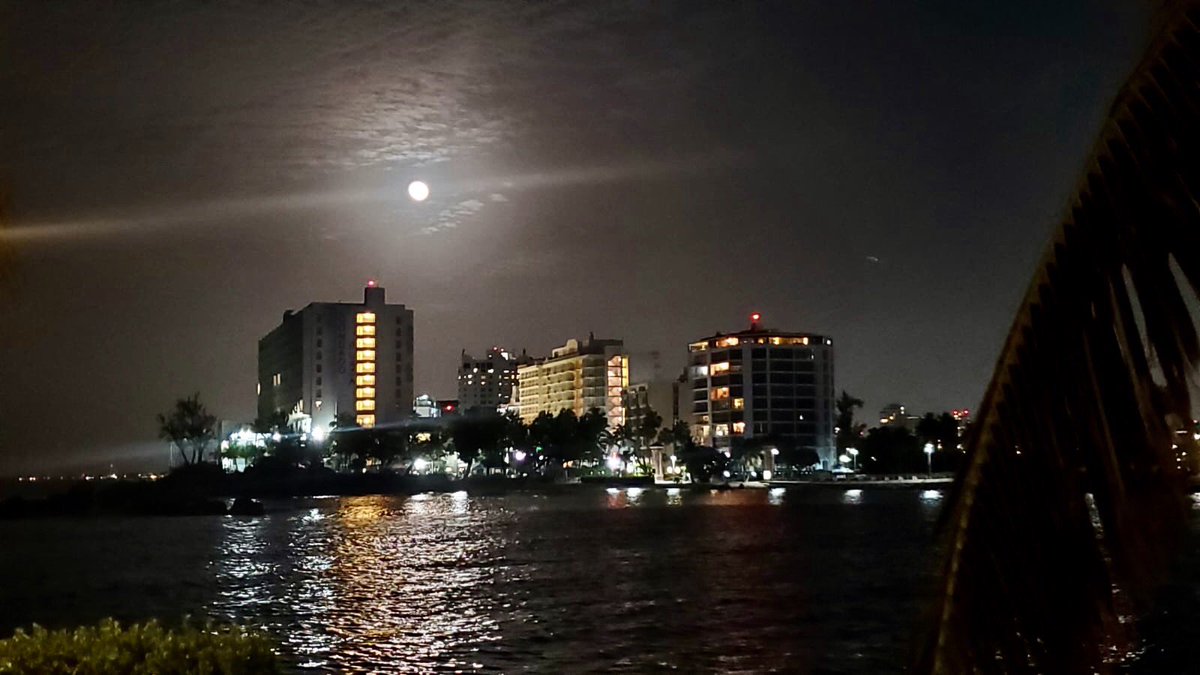 #fullmoonnight #fullflowermoon #fullmoonritual #SanJuan #PuertoRico ⁦<a href="/CycloforumsPR/">CycloforumsPR</a>⁩ ⁦<a href="/adamonzon/">Ada Monzón</a>⁩ ⁦<a href="/weatherchannel/">The Weather Channel</a>⁩ ⁦<a href="/planetpng/">Life on Earth</a>⁩ ⁦<a href="/NASAEarth/">NASA Earth</a>⁩ ⁦<a href="/discover_PR/">Discover Puerto Rico</a>⁩ ⁦<a href="/VoyTuristeando/">Voy Turisteando</a>⁩ ⁦<a href="/TurismoAlDiaPR/">Turismo Al Dia PR</a>⁩