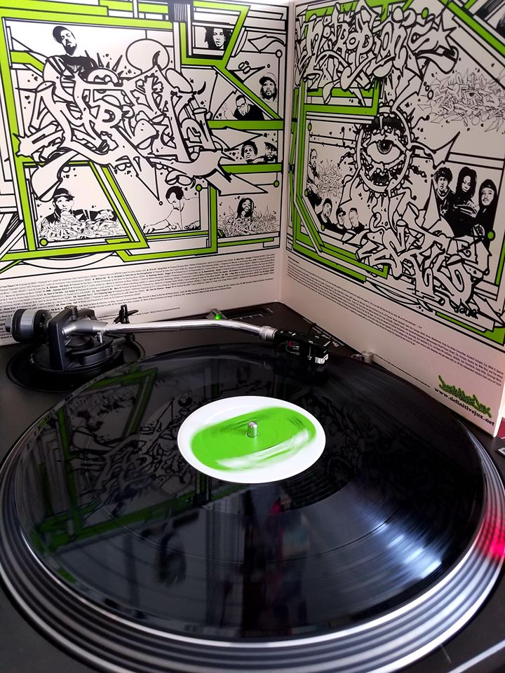 teamsidetrack's tweet photo. Team Sidetrack posting of Vinyl for 2020. Music we enjoy listening to over the many years. Perhaps we capture some albums others will enjoy as well.

Here is the fifth album with many to come.

#sidetrackrecords #2020vision #music #definitivejux https://t.co/BEKSArf0WO