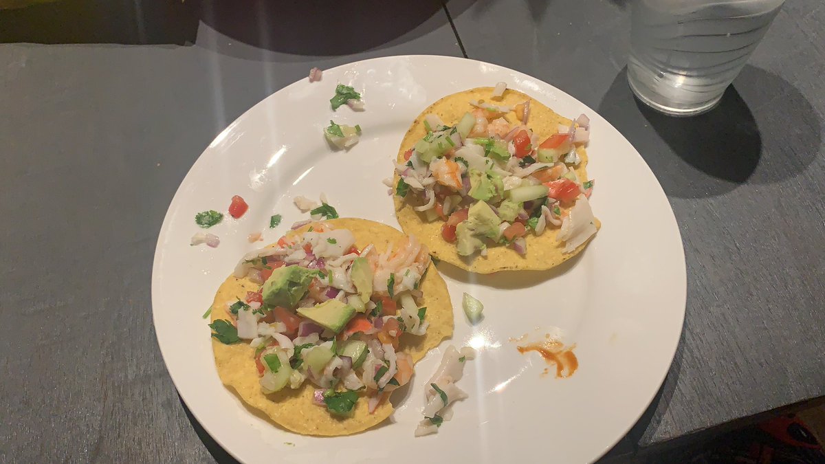 __Pecas_'s tweet photo. My wife do be cooking da best food ππππ₯π₯π₯ #Mexicansdoitbetter #messyplate #back4seconds https://t.co/YiLhGfyMtg