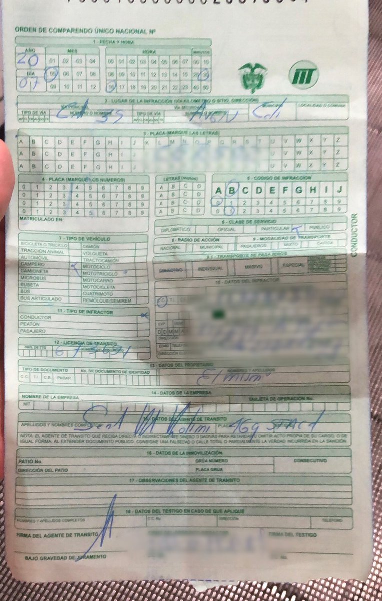 TiffanyTafur's tweet photo. @alejoeder @bbva @BBVA_Colombia @MovilidadCali @WMVallejo @JorgeIvanOspina Algunos agentes de tránsito desconocen la normatividad,en retenes dan las gracias al persona de salud, y d forma individual te colocan el comparando cuando se porta con toda la documentación al día, tarjeta profesional ycarta de movilida https://t.co/CMHIX9lZRk