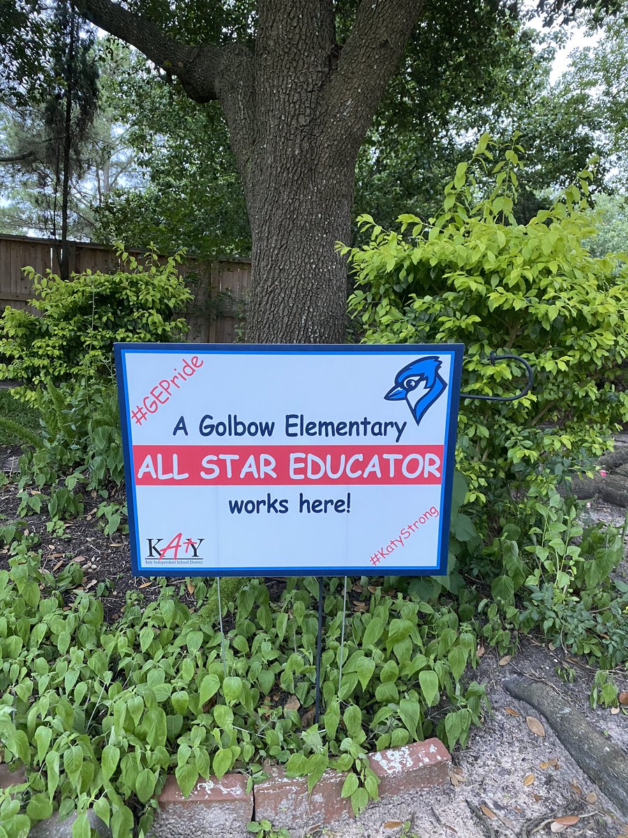 celladphillips's tweet photo. Thank you Golbow PTA for the sweet snack and thank you @Golbowtweets for the Awesome yard sign!!! I am displaying it proudly! #GEpride #katystrong https://t.co/Hf7WpuJuAh