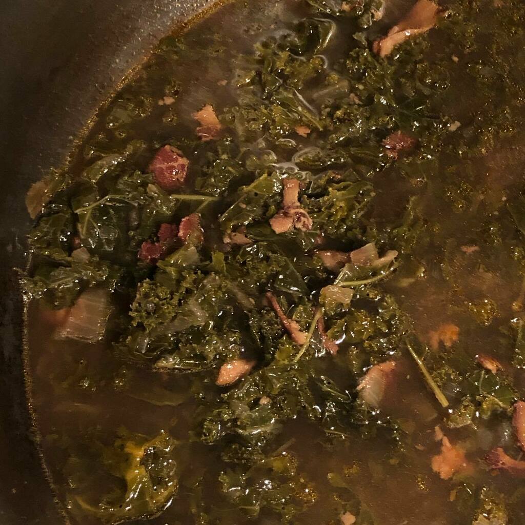 luofeid's tweet photo. If looks could kale #🥬 #fatkid

Collard greens and kale are both varieties of Brassica oleracea, so why eat salad? https://t.co/VvF6hzHN1J https://t.co/eoL34A7SZ0