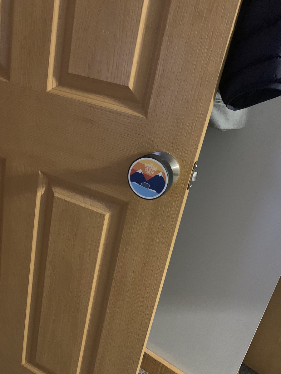 morning_skate's tweet photo. Check out our friends at @PuckKnob Unreal product that makes me smile whenever I walk into my room https://t.co/1hTqoZTbGq