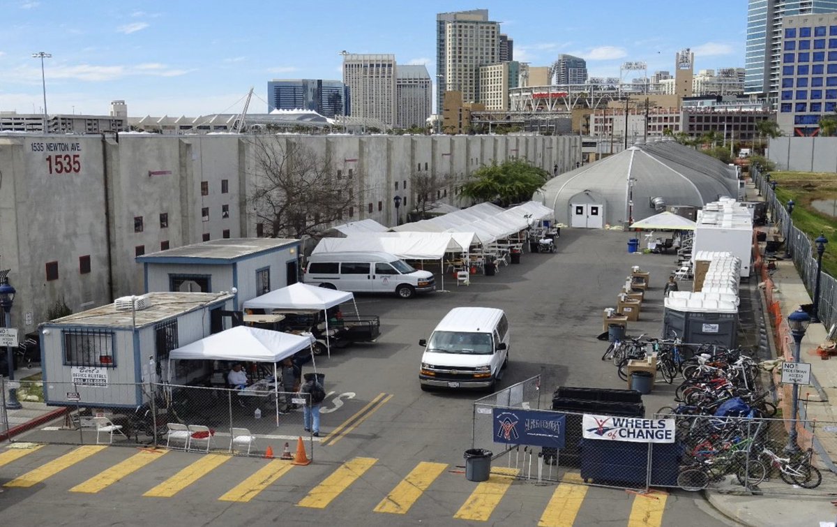 Our bridge shelters helped San Diego reduce street homelessness by 12% since 2019. Now other cities are joining the movement. Proud to announce we're partnering with Chula Vista to transfer a shelter from the Midway District to support our neighbor city ➡️ sandiego.gov/mayor/news/rel…