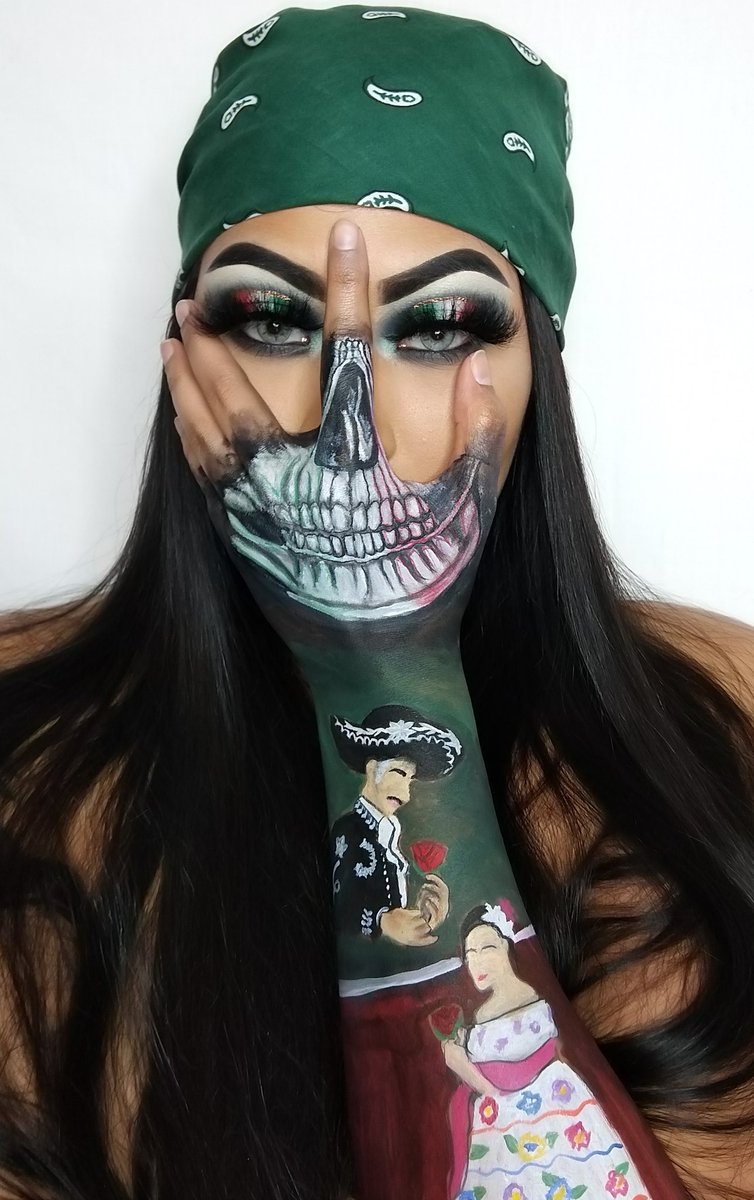 alexissleighaaa's tweet photo. @jamescharles I applied for this season but I'm just happy w being in your trailer! Lol. I was the one w the Galaxy background in one of the little squares 😄 I got the smoke inspo from strashme a whle back. Love her!!! ❣️ https://t.co/l1lZUJwcIb