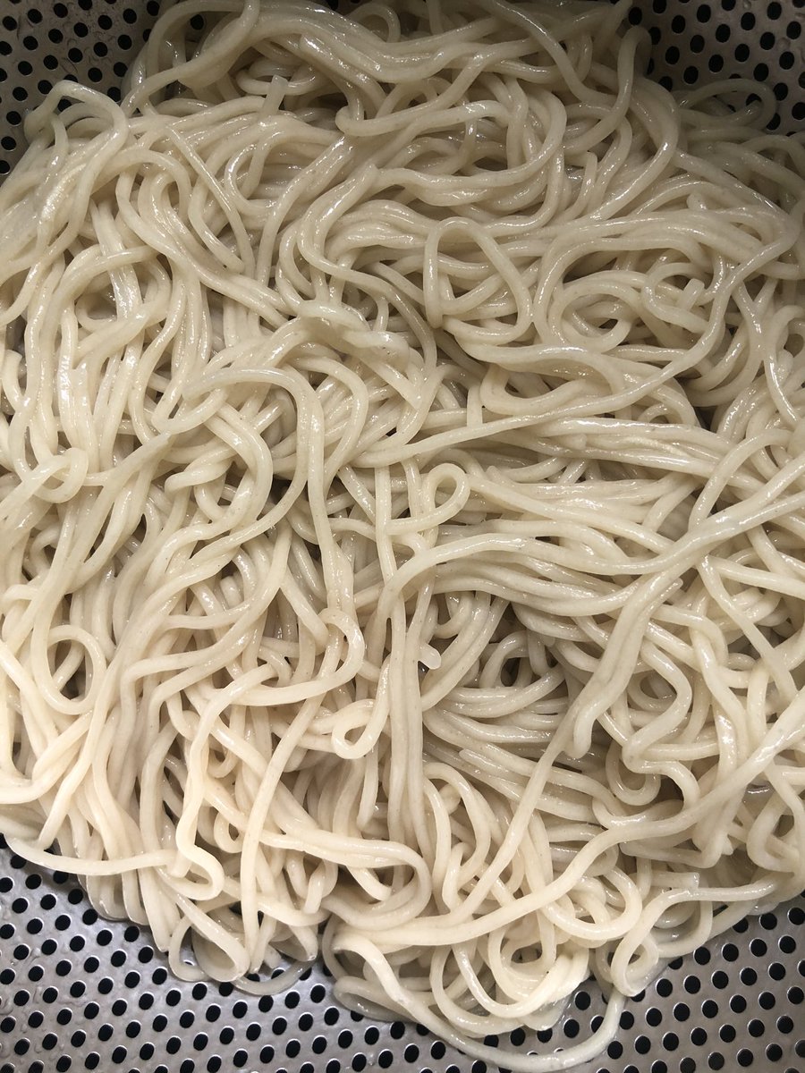 hanameetmeat's tweet photo. 推しのラを家に連れてきた。麺を茹でてるときの匂いが幸せ過ぎた！ https://t.co/fOylCVaxRm