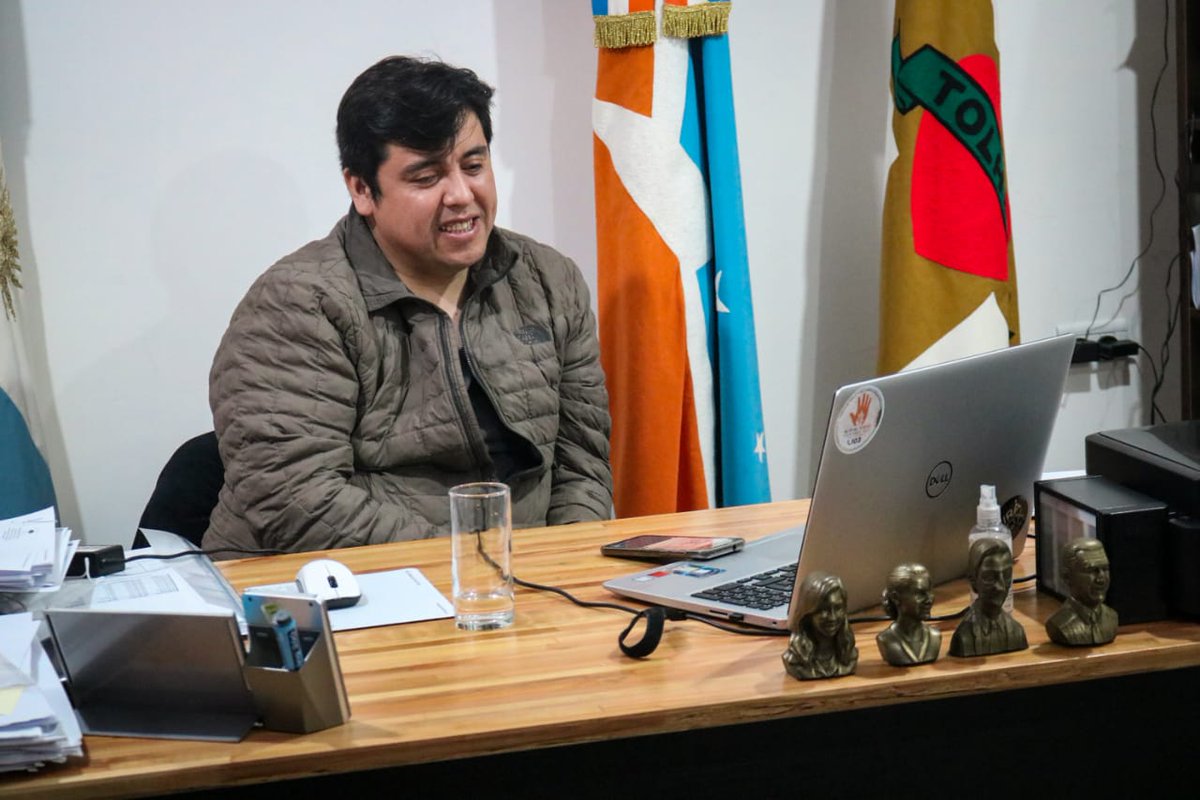 Agradezco al Bloque de Legisladores Provinciales del PJ por la reunión on line para interiorizarse de la situación de Tolhuin, tanto en materia de salud como su situación económica.
<a href="/legismmartinez/">Myriam Martínez</a>
<a href="/AndreFreitesTDF/">Andrea Freites</a> <a href="/ricardohfurlan/">Ricardo Furlan</a> <a href="/FedericoBilota/">Federico Bilota</a>