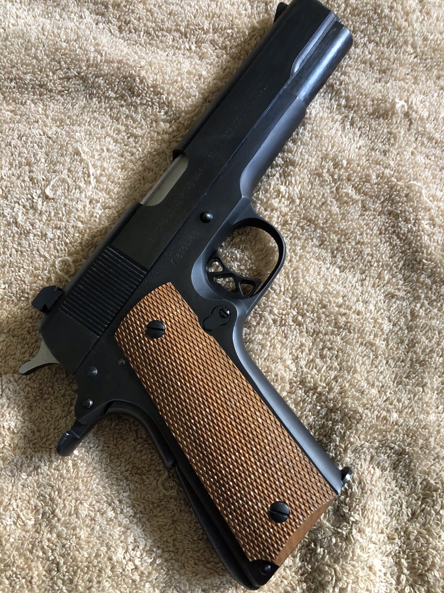 AntiqueTime's tweet photo. I’m a little ticked off at this #FederalOrdnance build I did this morning. Did everything to it, trigger job, new cutout trigger, new springs. I now have two of these and don’t like either one. Going to sell both and customize a #ColtGovernmentModel #2A @R6Tac https://t.co/3lIHgh7TuJ