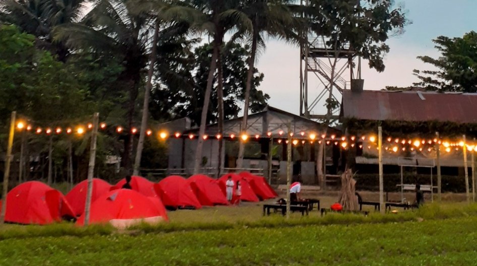 ⛺ Camping yang seru, menurut kalian kayak gimana sih? 🤗

#SeriusNanya