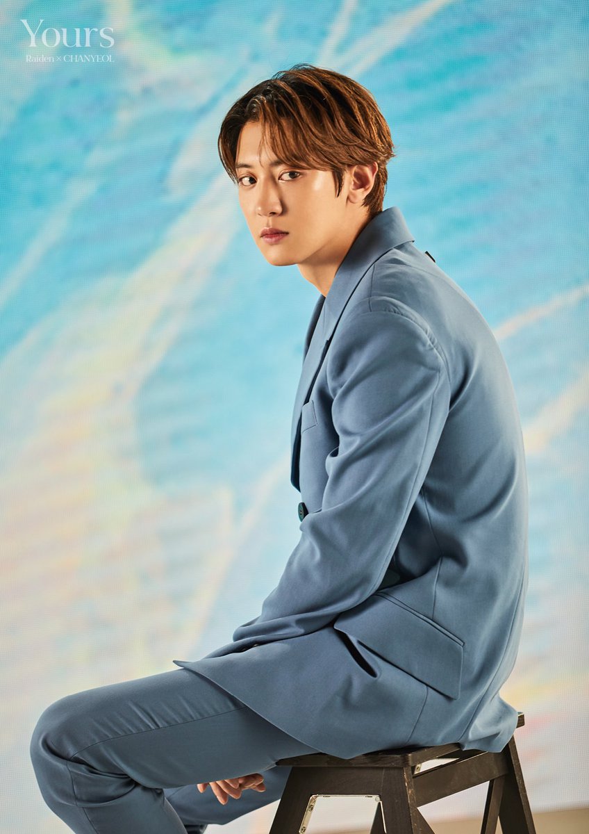 SMTOWNGLOBAL's tweet photo. DJ 레이든X엑소 찬열 싱글 ‘Yours’, 이하이·창모 피처링 지원사격!🔥

🖤 5월 10일 오후 6시 : 'Yours' MV 티저 공개!

특급 아티스트 4인의 음악적 시너지를 5월 12일 오후 6시에 확인 해 보세요!🎵

#Raiden #레이든 #CHANYEOL #찬열 #Raiden_CHANYEOL #Yours https://t.co/w2VpQPiimz