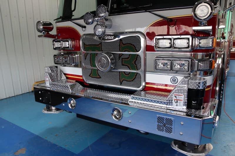 Crowebird13's tweet photo. A new addition headed to the Waldorf VFD. #Tower3 #Pierce https://t.co/RdmNDnMRzu