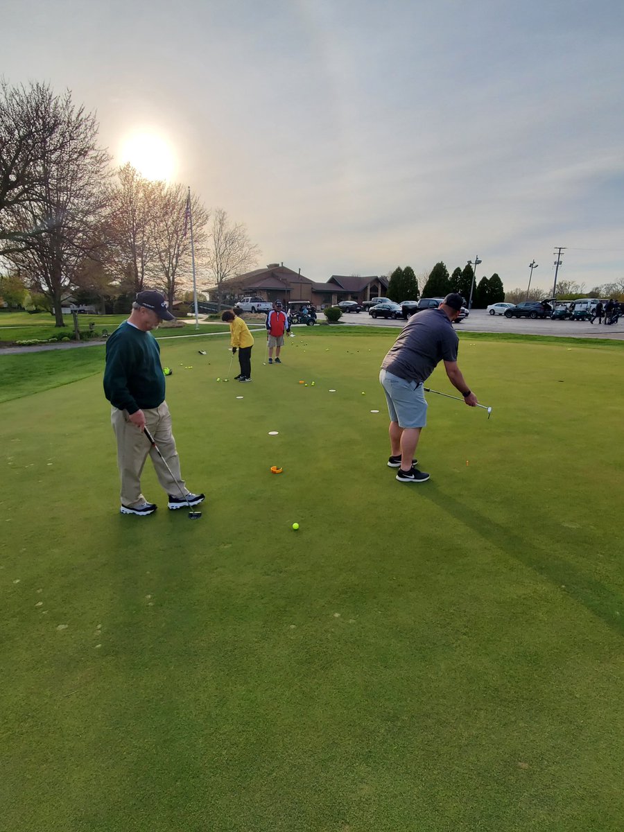 BriarLeafGC's tweet photo. Awesome night for an @EyelineGolf Putting Clinic! Always good times, good results, and good, good fun!! #pga #LearnAtBriarLeaf #BetterGolf2020 #eyelinegolf #golfcoach #JayWilliamsPGA @BettinardiGolf https://t.co/dA4EN94KvW
