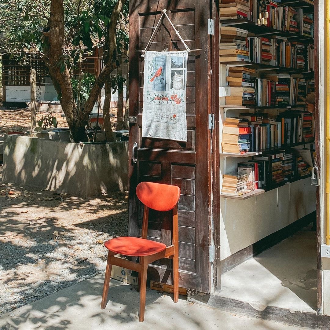 prempmst's tweet photo. ร้าน BEING IN THE BOOK คือดีงาม แต่อยู่ซอกหลืบไหนของเชียงใหม่วะ เห็นคนเกาหลีไปเยอะมาก หาเจอได้ไง https://t.co/WwcU0xNeQ5