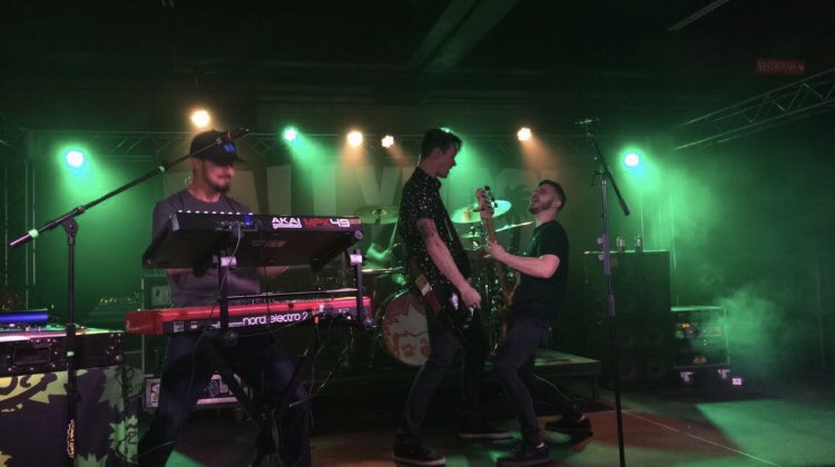 victoriamich93's tweet photo. 4 years ago today I saw @ballyhoorocks for the first time and my music world completely shifted. This band has pulled me out of my darkest times and been the reason for my happiest moments. Just...thank you. 🤘🏻🌴🌺☀️🔥🍍🌮🥃 #ballyhooligans https://t.co/7uICfeGdCH