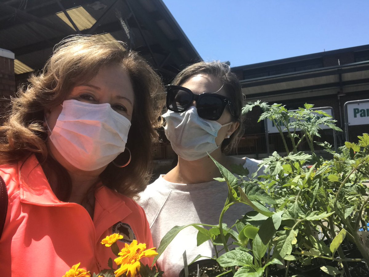 The <a href="/CapitolMarketWV/">Capitol Market</a> is open. The tomatoes 🍅 are the social distancing mark!  Buggies are sprayed after each use. 75 max # of customers in at once. 

Nichole Green the Executive Director is pictured here with Kim Mallory!