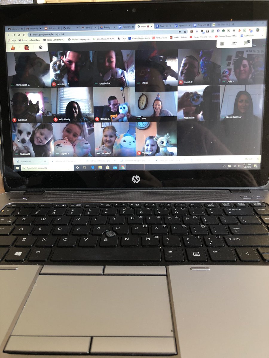 MrsShoreGalore's tweet photo. Teaching 👩🏻‍🏫 sure doesn’t look the same these days, but seeing those smiles still brings joy.  💻 We celebrated 3️⃣ birthdays and earned our class Plushie dance party for completing our work. 🥳. @OB_Foxes #wdsd7 #bringyourplushietowork https://t.co/USjMccEOsy
