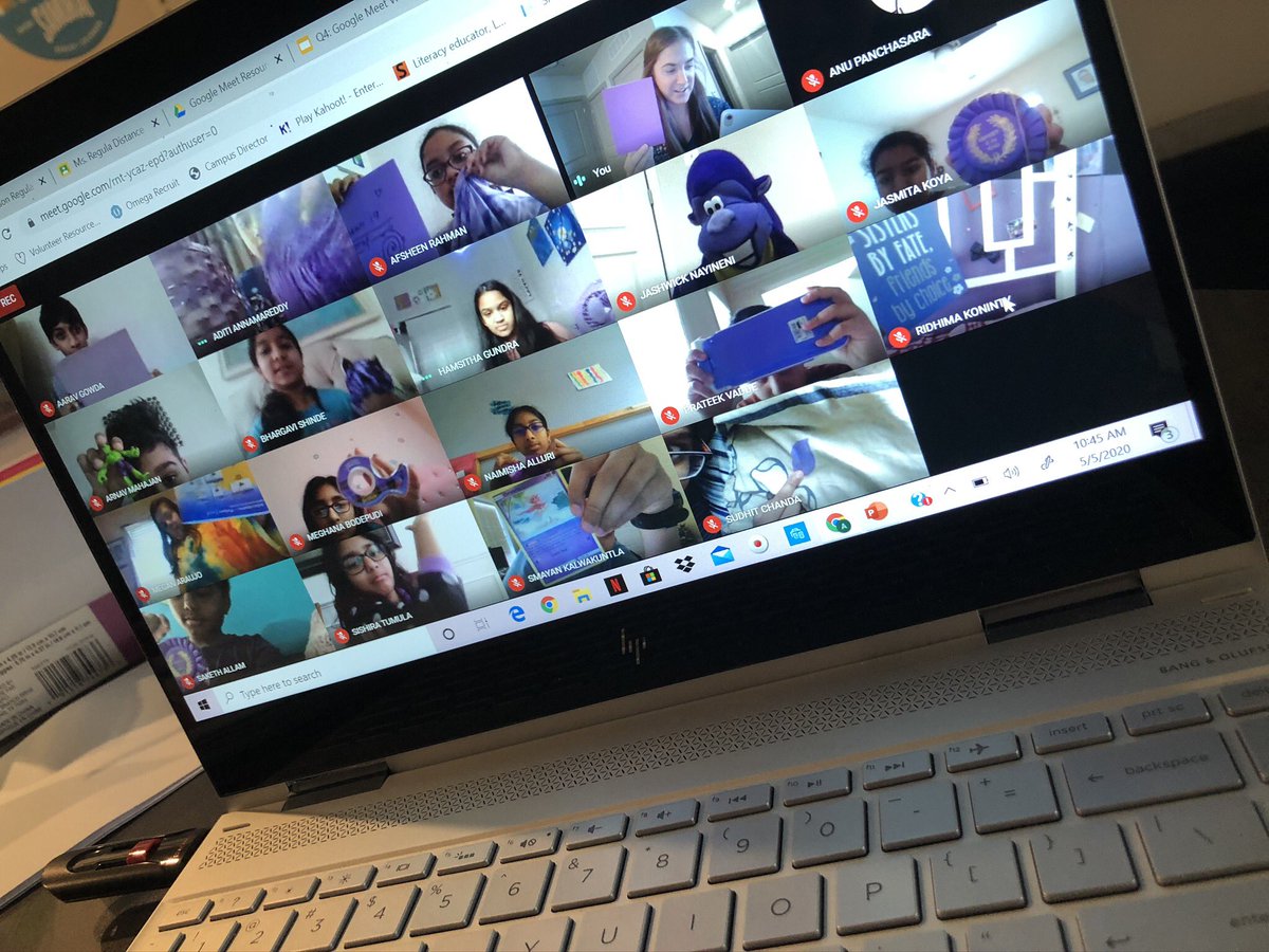 MsRegula5's tweet photo. Seeing so many teachers’ posts about a Color Scavenger Hunt inspired me to have one as well! Love how creative these students were at finding color-specific objects 💙💜 https://t.co/2iWm4y2eMz