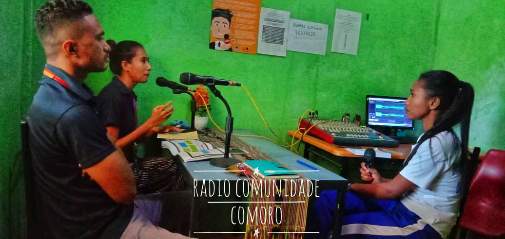 isabelnpereira's tweet photo. Here is maun Ano Pascoal and mana Nuncia Xavier talking about Primeiro Kuidadu Psikolójiku at Radio Comunidade Comoro!
#maluktimor #radiocomunidadecomoro #psycholigicalfirstaid https://t.co/SJeqZF6NH3