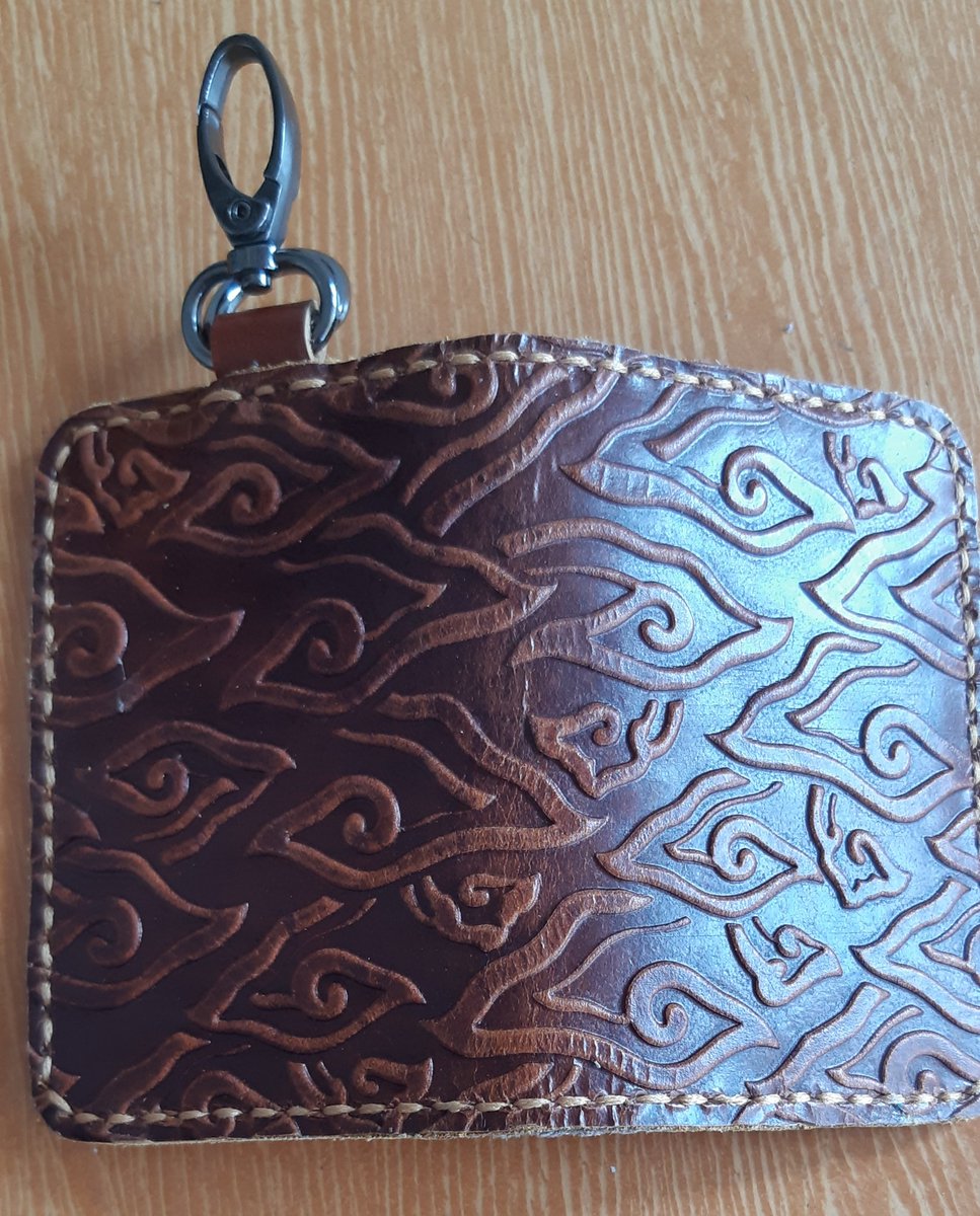 maulaeka's tweet photo. Saya menjual Berliano keyholder mega mendung seharga Rp135.000. Dapatkan produk ini hanya di Shopee! https://t.co/TzbxOmLYuj #ShopeeID https://t.co/QuBt3EazgE