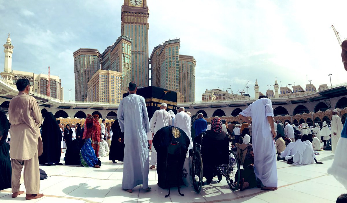 Mr_99699's tweet photo. #اللهُّم صلِ وسلم وبارك على نبينا محمد🕊
#يوم_الجمعة 
#تصويري 
#مكة https://t.co/OU4FtlN5OX